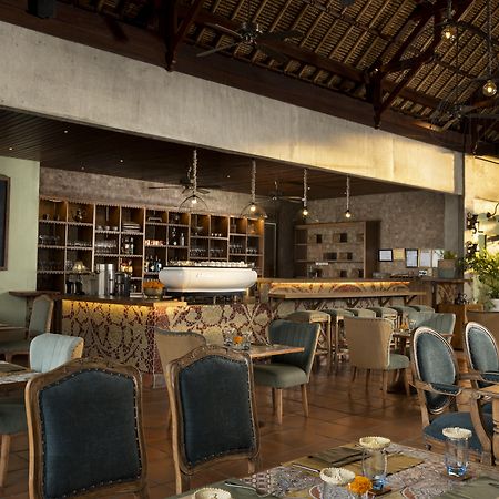 Alaya Resort Ubud Exterior foto The interior of the restaurant