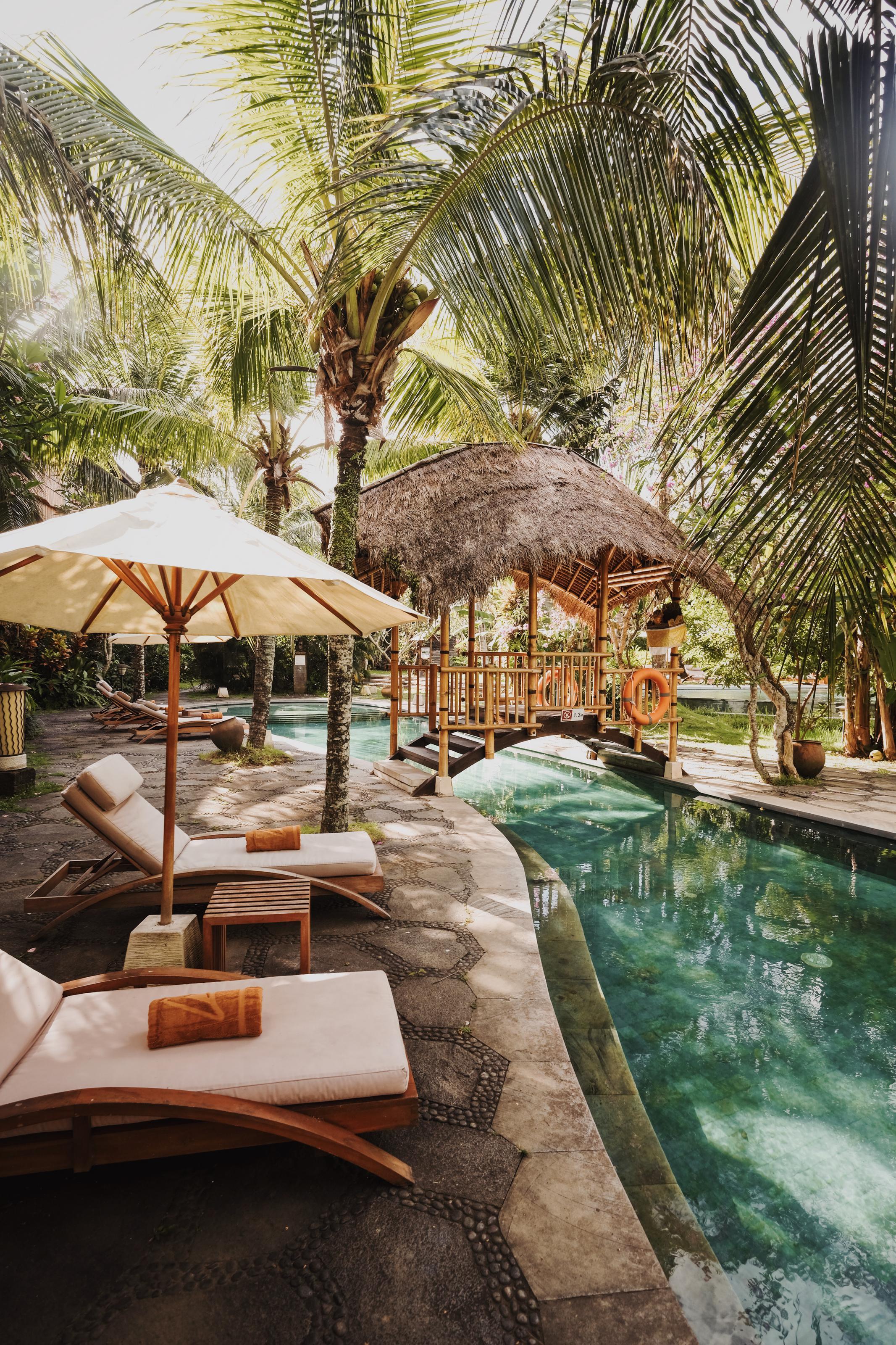 Alaya Resort Ubud Exterior foto The resort's swimming pool