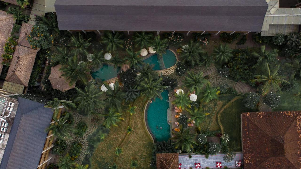 Alaya Resort Ubud Exterior foto The model of the garden